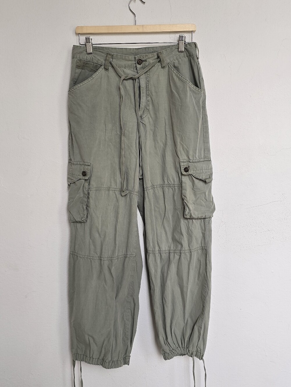 Pilcro Anthropologie Sage Green Cargo Utility Pants Women's Size 28 - Picture 3 of 17